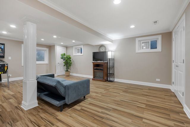 428 Franklin Lane, Elk Grove Village, IL 60007