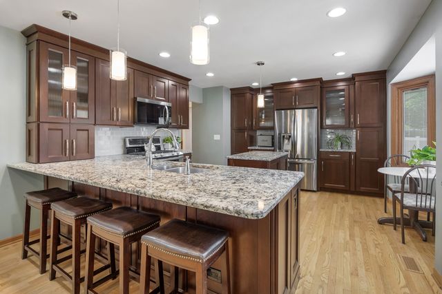 428 Franklin Lane, Elk Grove Village, IL 60007