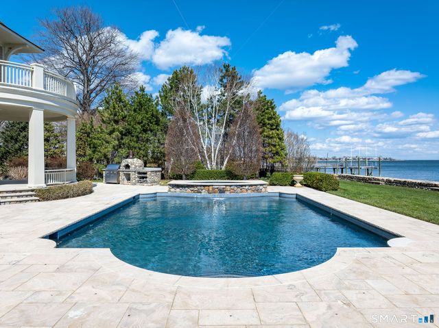 10 Shorehaven Road, Norwalk, CT 06855