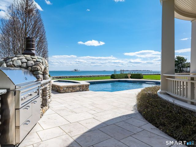 10 Shorehaven Road, Norwalk, CT 06855