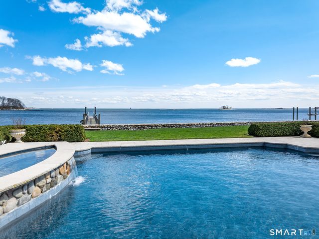 10 Shorehaven Road, Norwalk, CT 06855