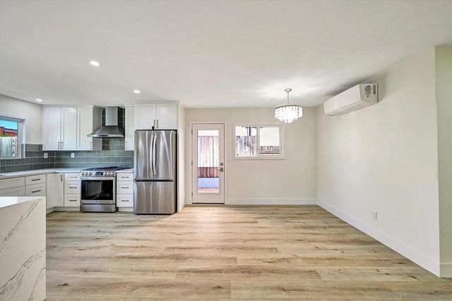 2802 Cowley Way, San Diego, CA 92110