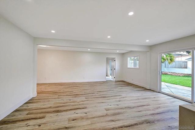 2802 Cowley Way, San Diego, CA 92110