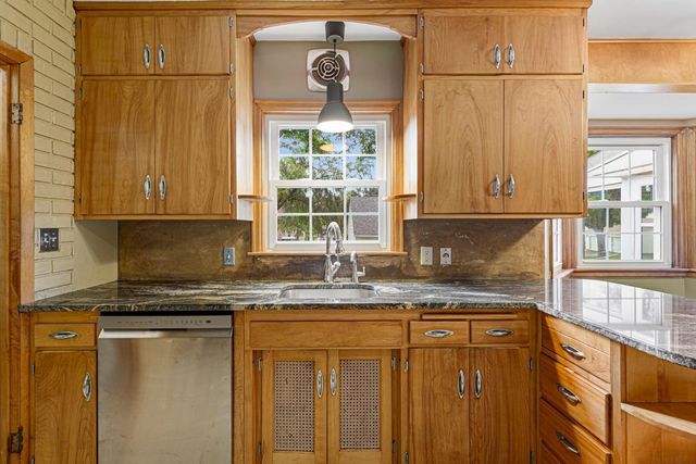 358 4th Street, Gaylord, MN 55334