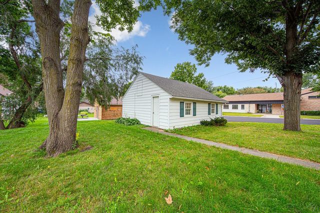 358 4th Street, Gaylord, MN 55334