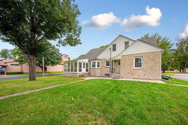 358 4th Street, Gaylord, MN 55334