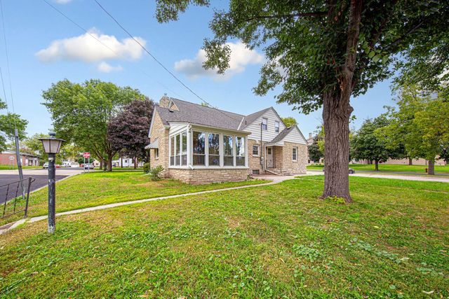 358 4th Street, Gaylord, MN 55334