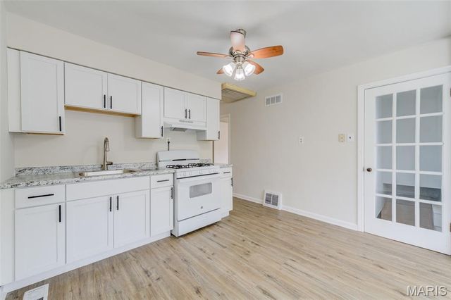 8015 Aline Avenue, Berkeley, MO 63134