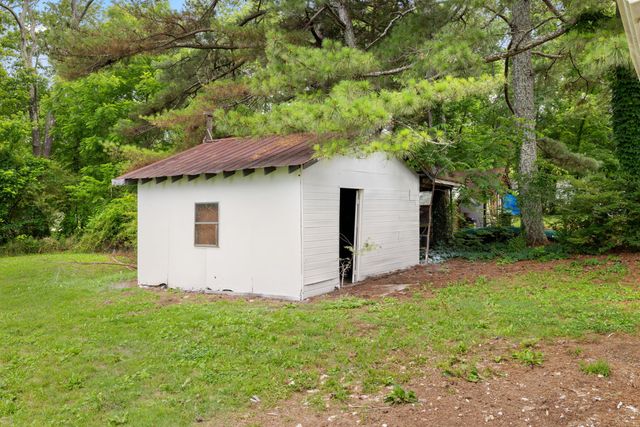 225 Vine Cir, Loretto, TN 38469