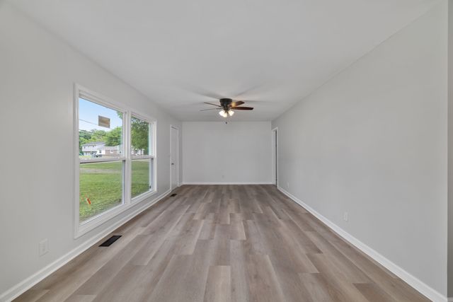 225 Vine Cir, Loretto, TN 38469