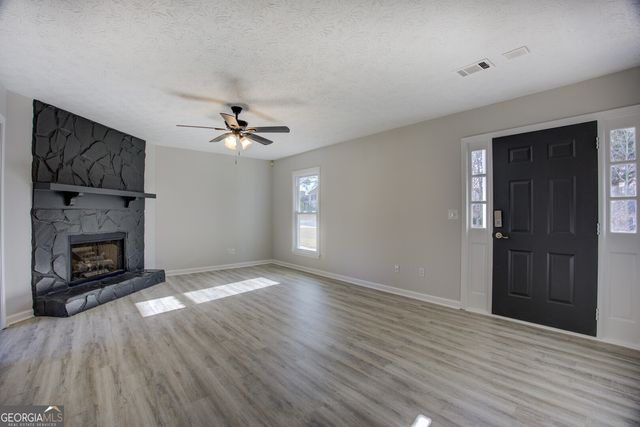 4100 Fox Chase Drive, Loganville, GA 30052