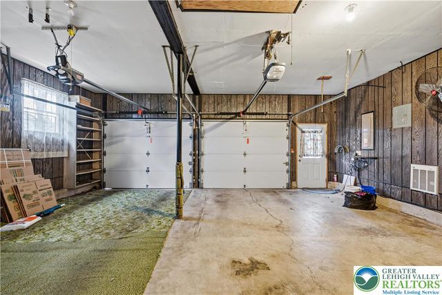 2205 Meadow Lane Drive, Forks Twp, PA 18040