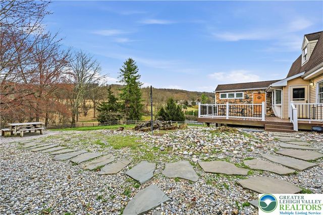 2205 Meadow Lane Drive, Forks Twp, PA 18040