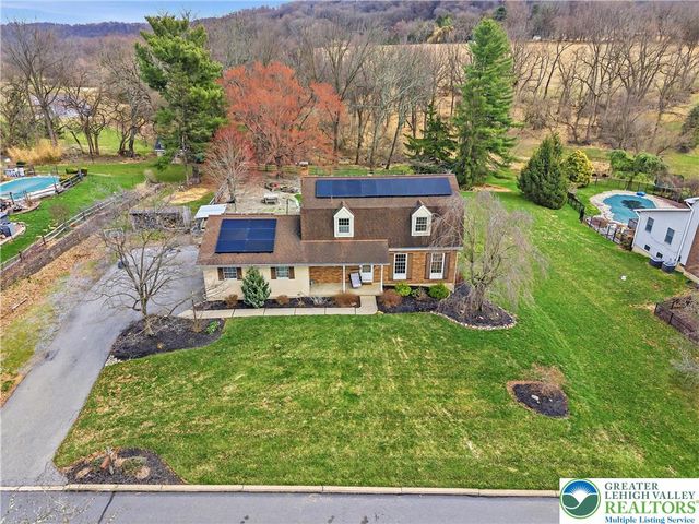 2205 Meadow Lane Drive, Forks Twp, PA 18040