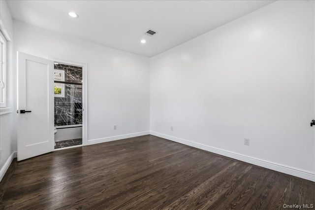 300 Demott Avenue, Rockville Centre, NY 11570