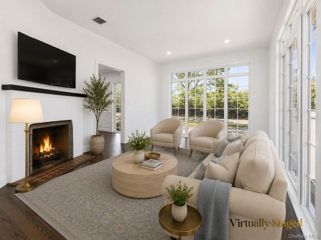 300 Demott Avenue, Rockville Centre, NY 11570