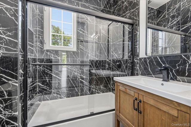 300 Demott Avenue, Rockville Centre, NY 11570