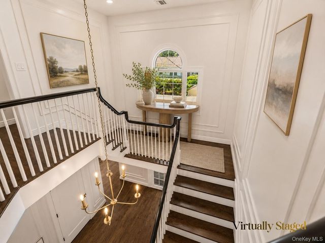 300 Demott Avenue, Rockville Centre, NY 11570