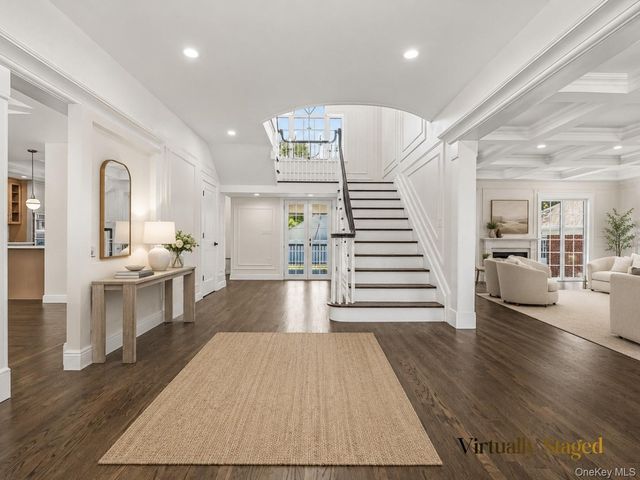 300 Demott Avenue, Rockville Centre, NY 11570