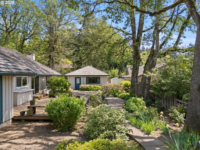 11150 Sw FOOTHILL Dr, Portland, OR 97225