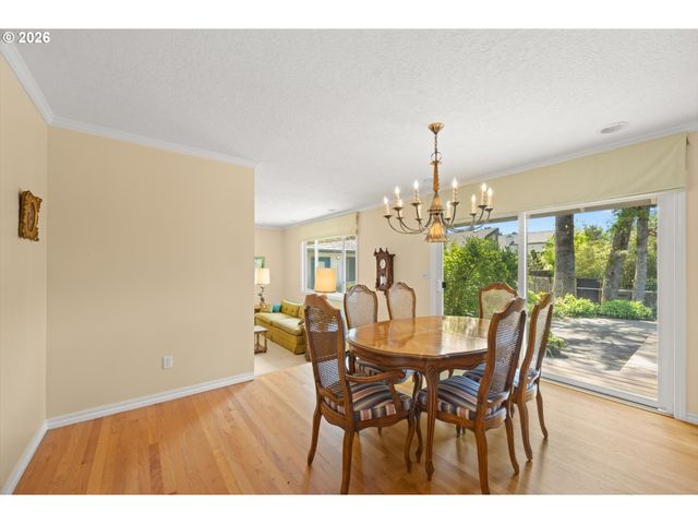 11150 Sw FOOTHILL Dr, Portland, OR 97225