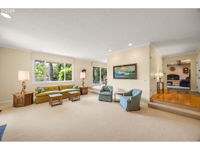 11150 Sw FOOTHILL Dr, Portland, OR 97225