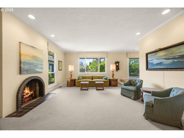 11150 Sw FOOTHILL Dr, Portland, OR 97225