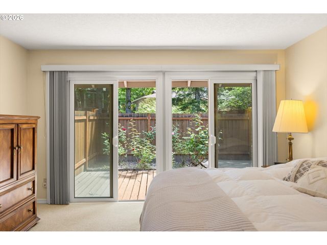 11150 Sw FOOTHILL Dr, Portland, OR 97225