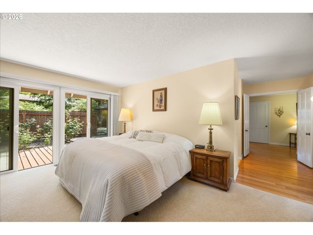 11150 Sw FOOTHILL Dr, Portland, OR 97225