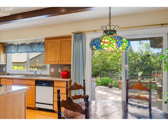 11150 Sw FOOTHILL Dr, Portland, OR 97225