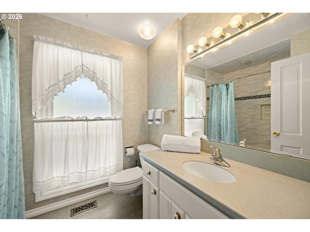 11150 Sw FOOTHILL Dr, Portland, OR 97225