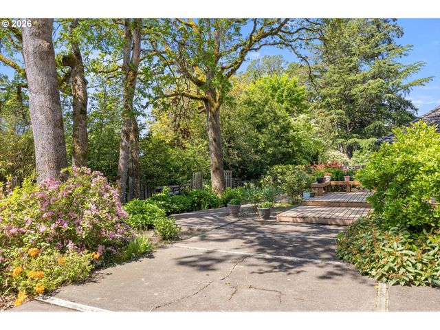 11150 Sw FOOTHILL Dr, Portland, OR 97225