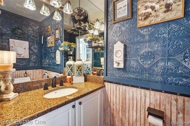 564 Dorchester Way, Milford, MI 48381