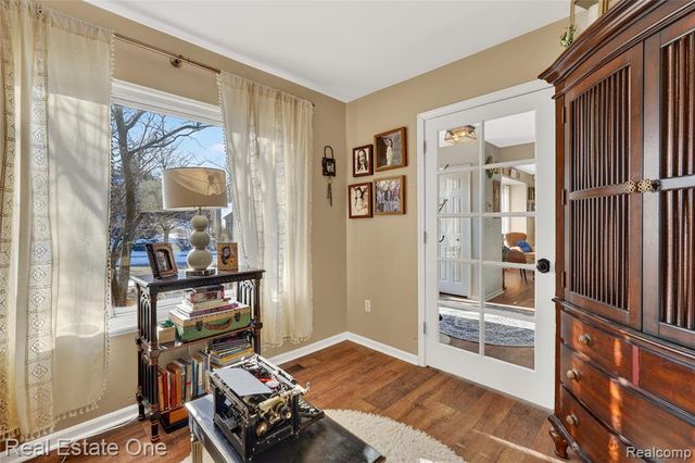 564 Dorchester Way, Milford, MI 48381