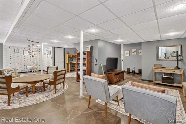 564 Dorchester Way, Milford, MI 48381