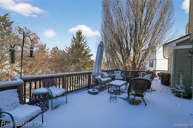 564 Dorchester Way, Milford, MI 48381