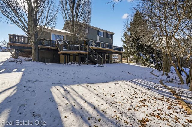 564 Dorchester Way, Milford, MI 48381