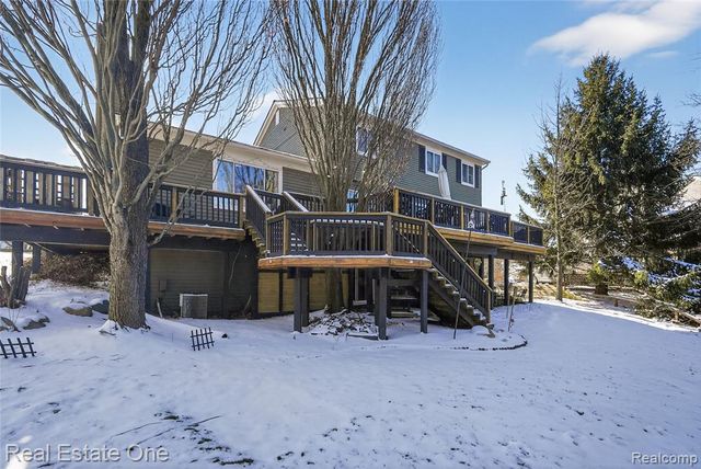 564 Dorchester Way, Milford, MI 48381