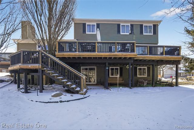 564 Dorchester Way, Milford, MI 48381