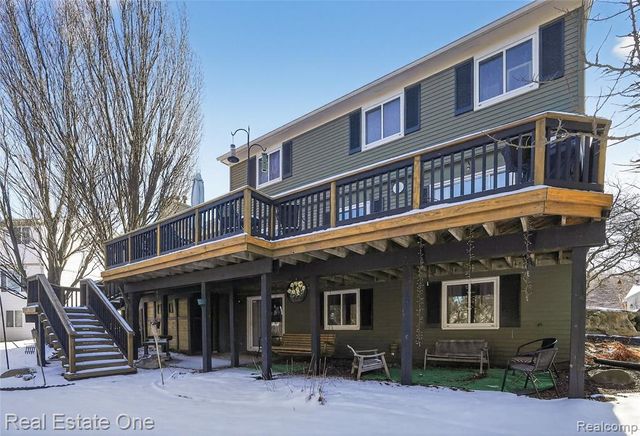 564 Dorchester Way, Milford, MI 48381