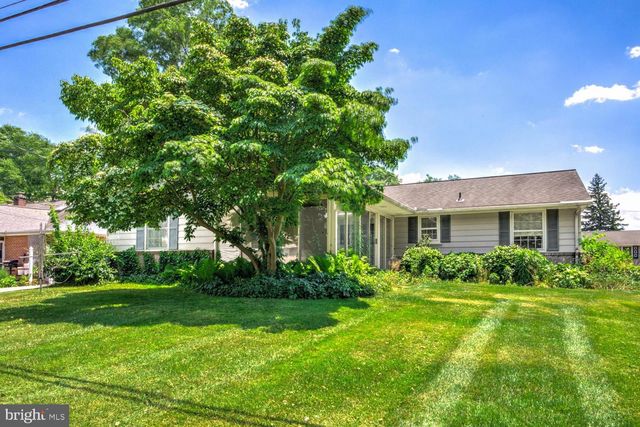 2707 KIMBERLY RD, Lancaster, PA 17603