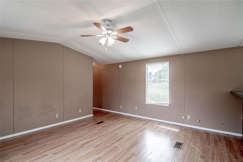 1345 Fm 405 Road 1, Riverside, TX 77320