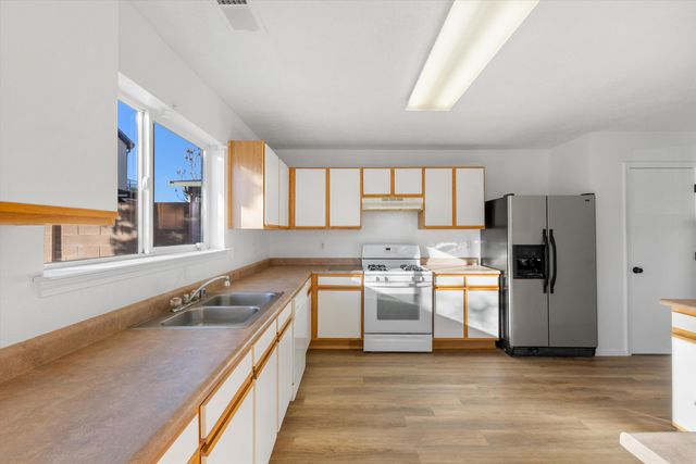 7701 La Brea Street NE, Albuquerque, NM 87113