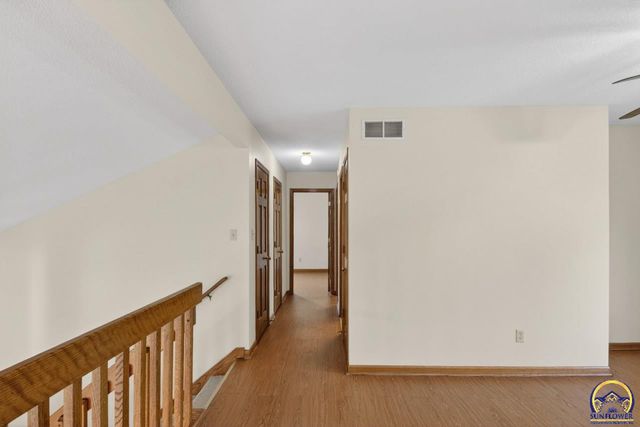 2217 SW Pondview DR, Topeka, KS 66614