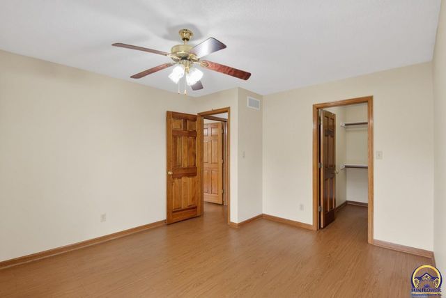 2217 SW Pondview DR, Topeka, KS 66614