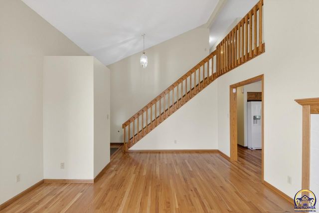 2217 SW Pondview DR, Topeka, KS 66614