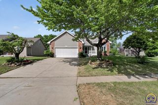2217 SW Pondview DR, Topeka, KS 66614