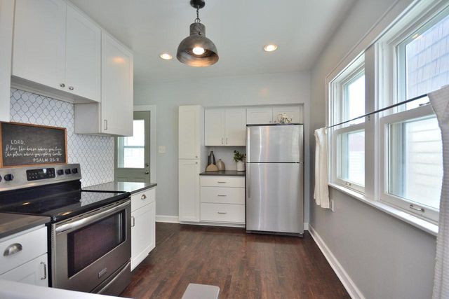 3662 S Ahmedi AVENUE, Saint Francis, WI 53235