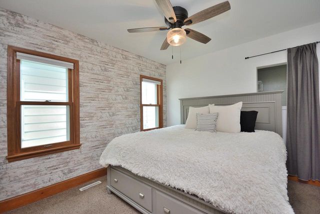 3662 S Ahmedi AVENUE, Saint Francis, WI 53235