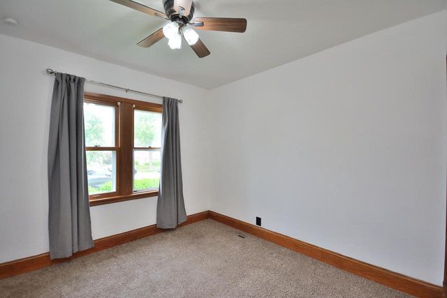 3662 S Ahmedi AVENUE, Saint Francis, WI 53235